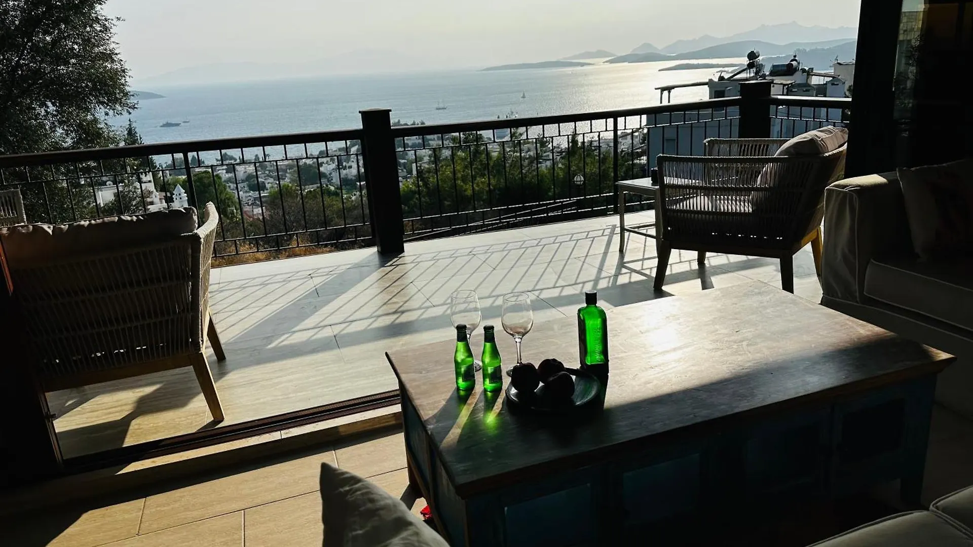 Deniz Manzarali Tas Villa Bodrum