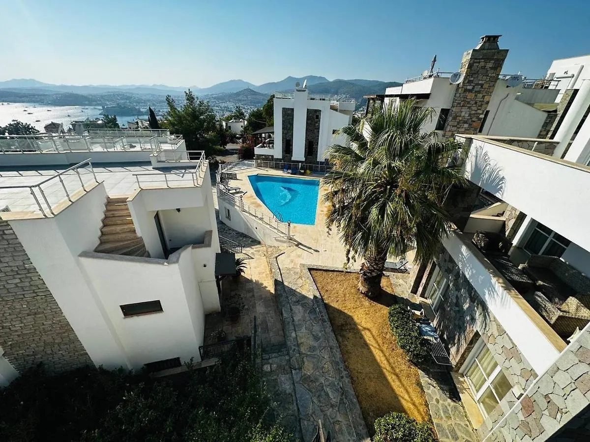 Deniz Manzarali Tas Villa Bodrum Turkiet