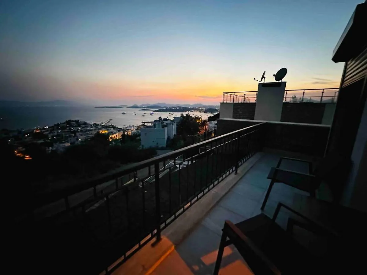 Deniz Manzarali Tas Villa Bodrum