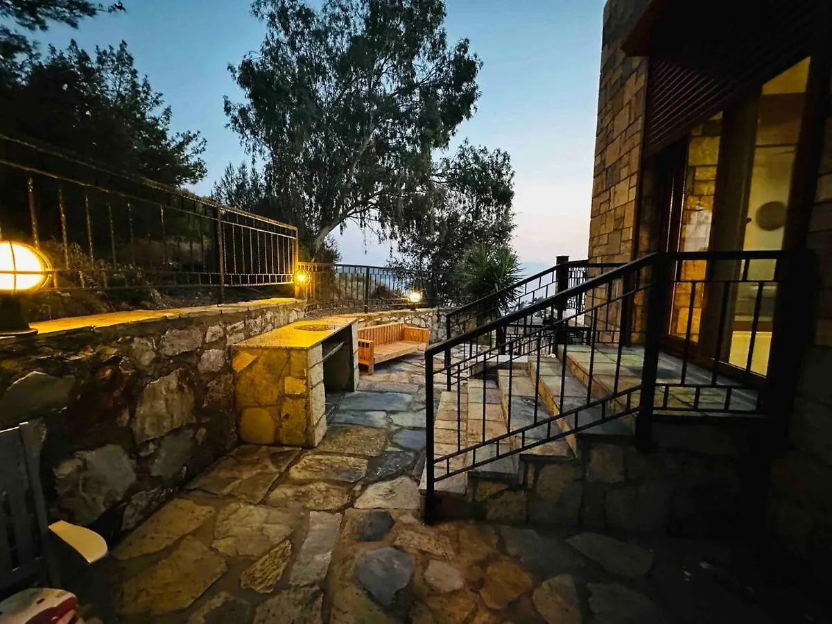 Deniz Manzarali Tas Villa Bodrum