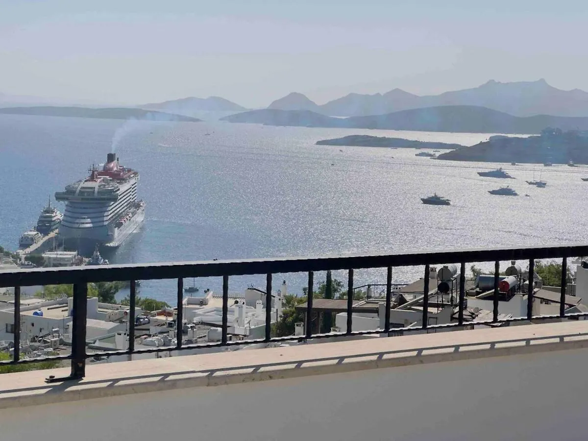 Deniz Manzarali Tas Villa Bodrum Turkiet