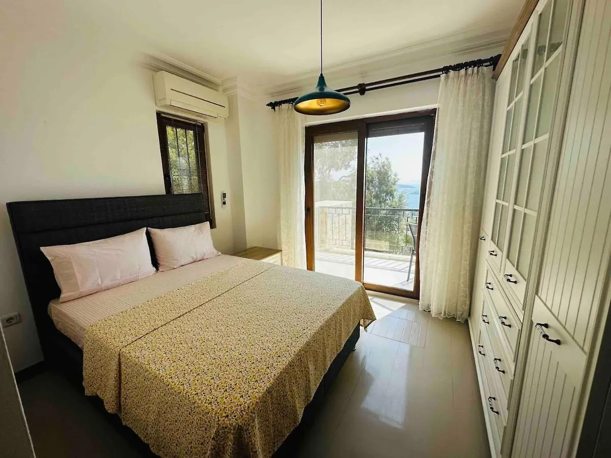 Deniz Manzarali Tas Villa Bodrum