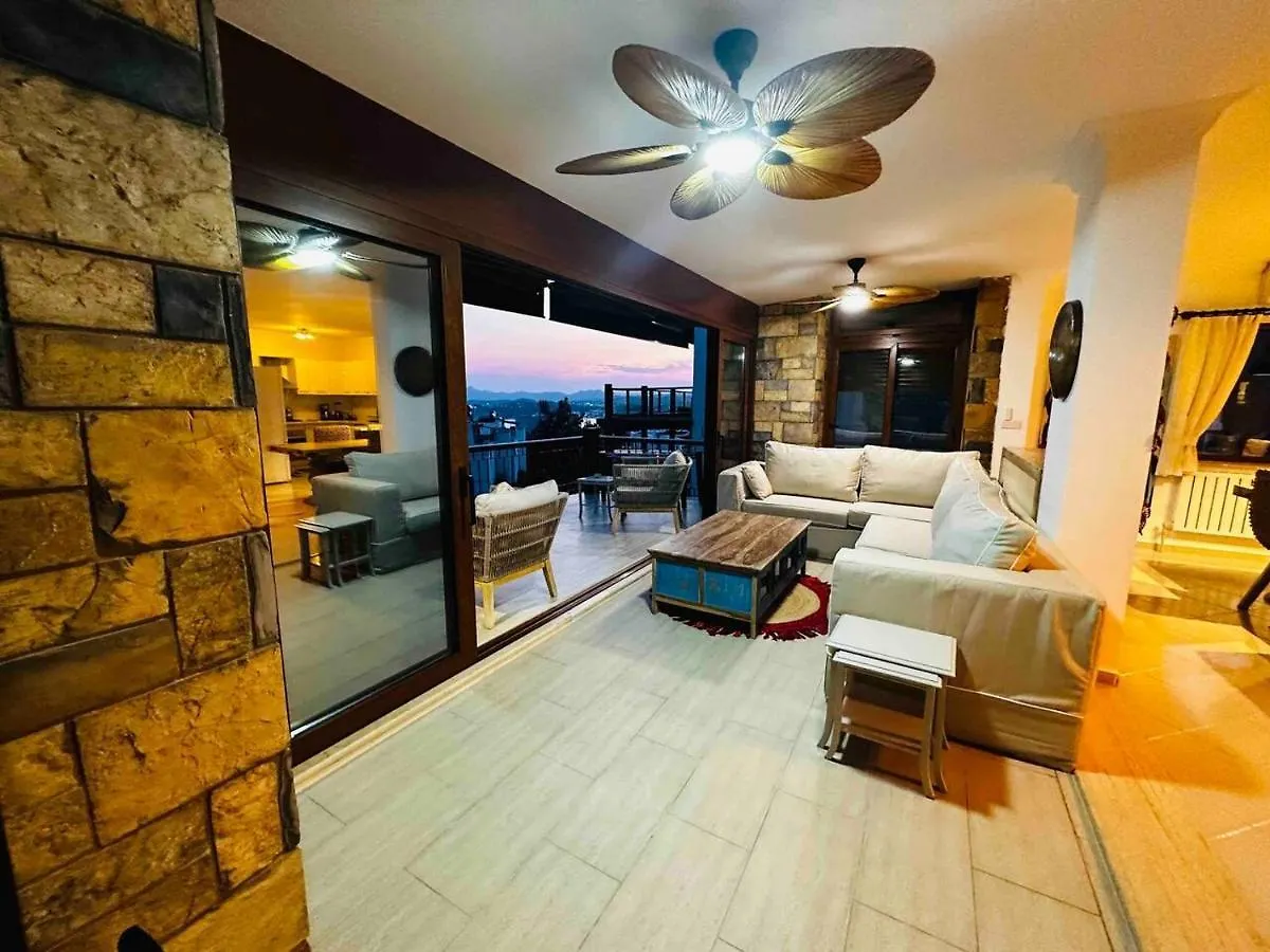 Deniz Manzarali Tas Villa Bodrum Turkiet