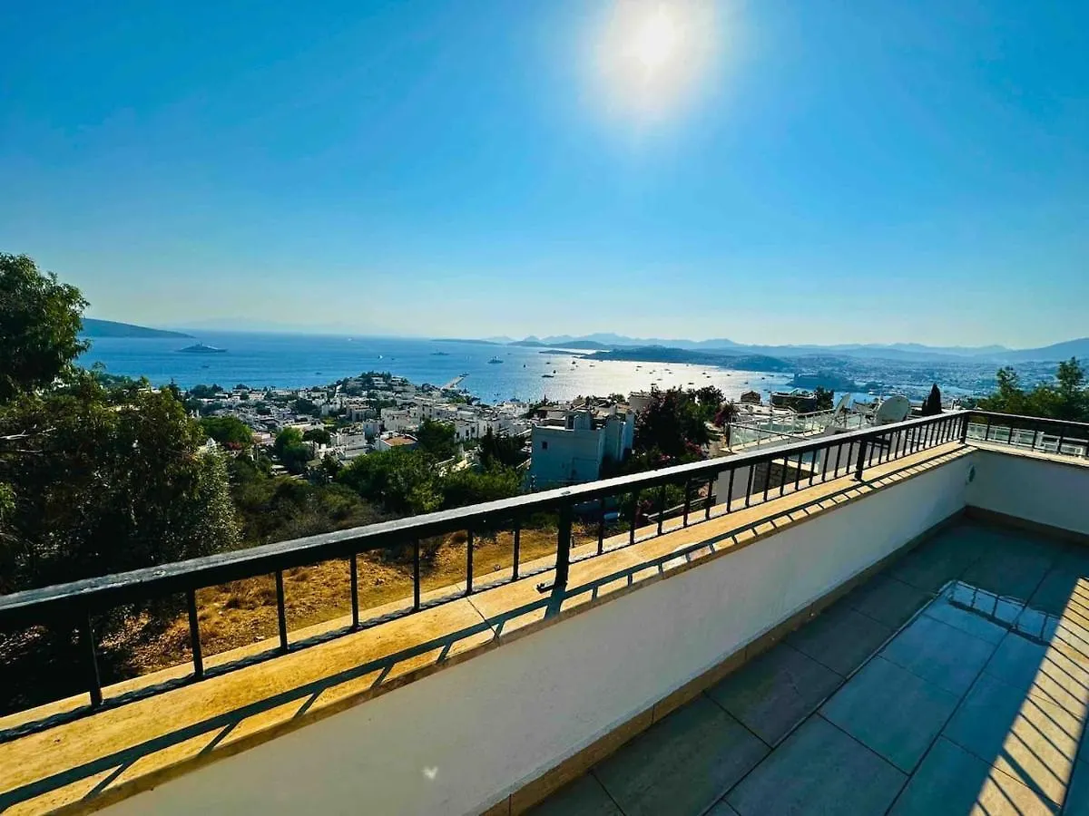 Deniz Manzarali Tas Villa Bodrum