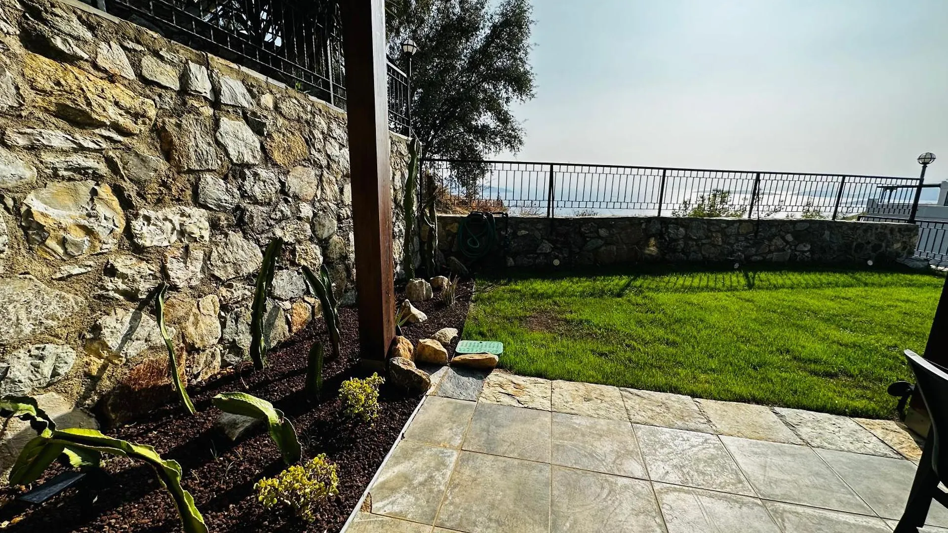 Deniz Manzarali Tas Villa Bodrum