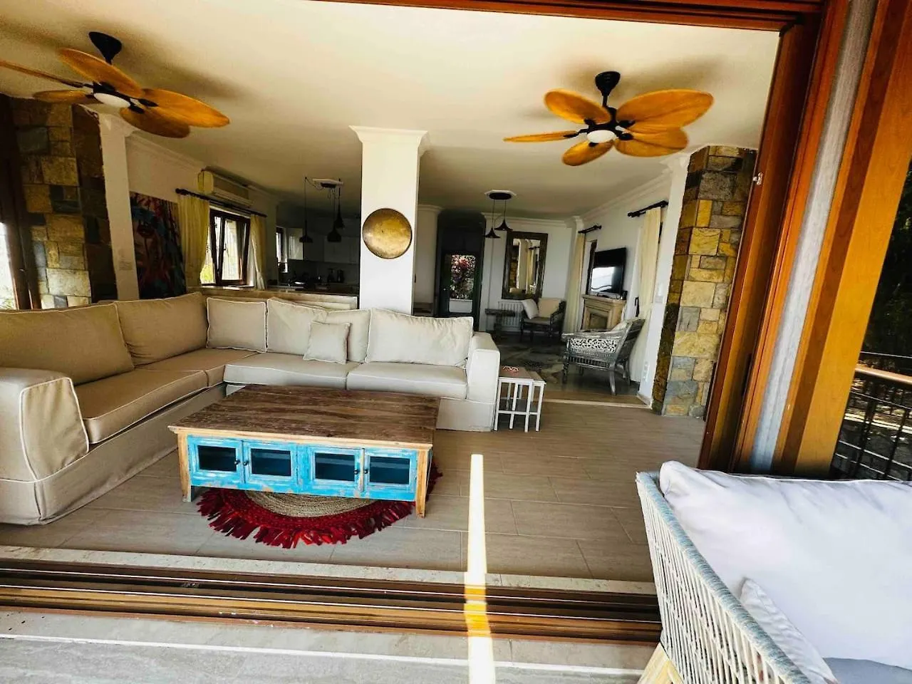 Deniz Manzarali Tas Villa Bodrum