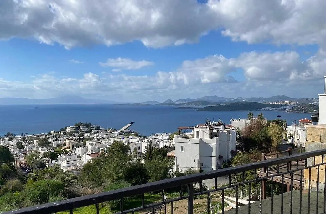 Deniz Manzarali Tas Villa Bodrum 0*,