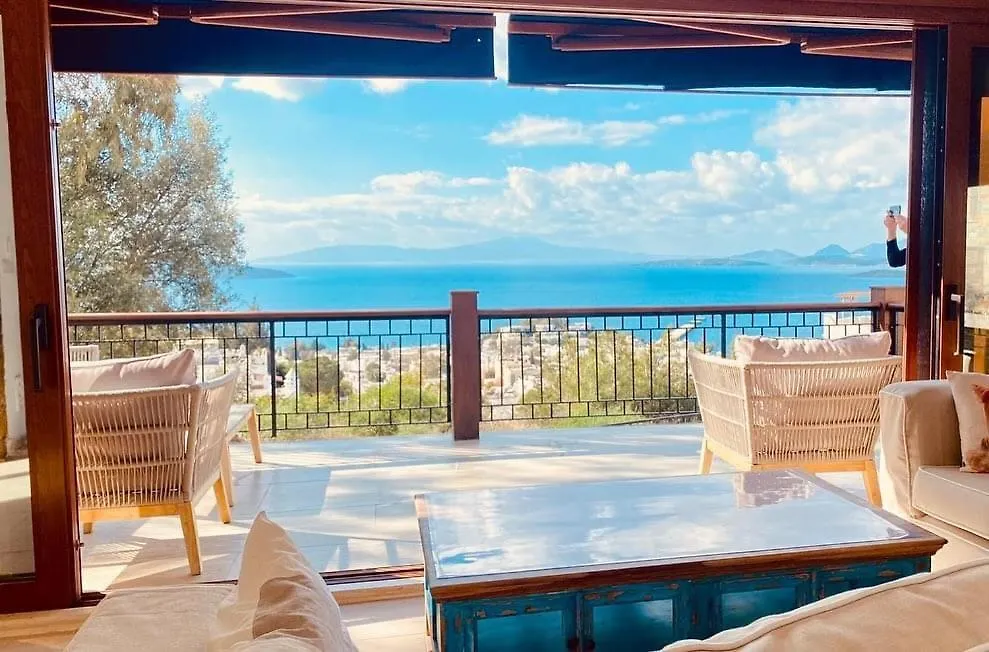 Deniz Manzarali Tas Villa Bodrum