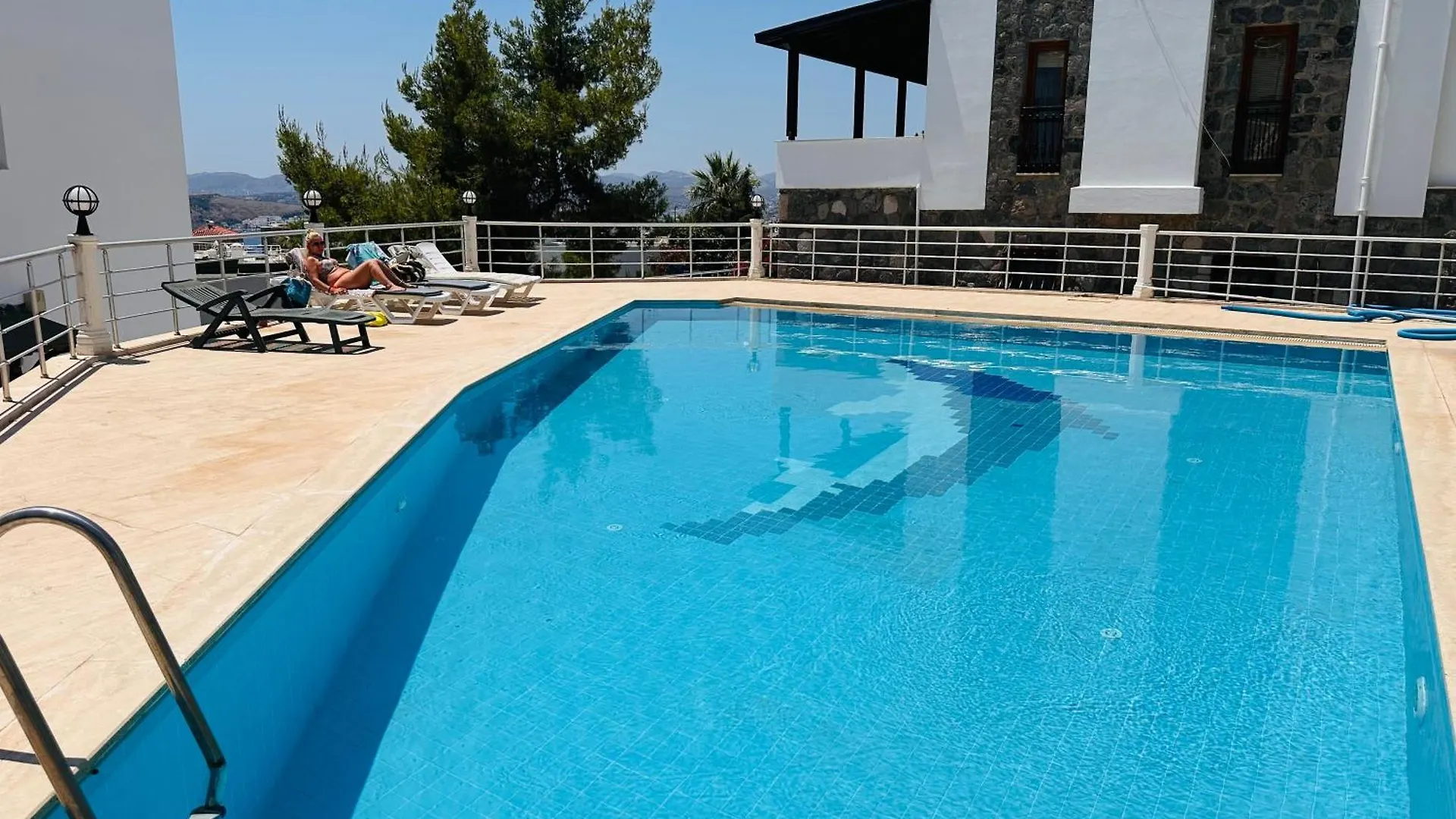Deniz Manzarali Tas Villa Bodrum Turkiet